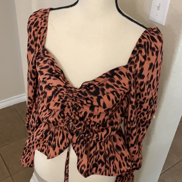 Nasty Gal leopard print top Size 4 - Picture 8 of 17